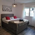 Gvacic Apartament Rab Town